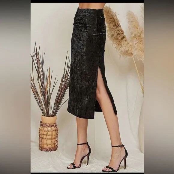 New ShopEvelynne Black Velvet Pencil Skirt - Picture 2 of 3